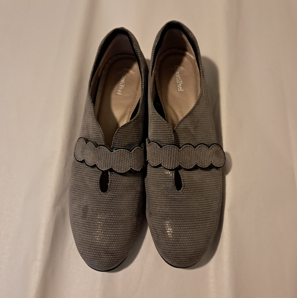 Beautifeel Womens Suede Flat Heel Slip On Shoes Sz. 41 10-10.5
